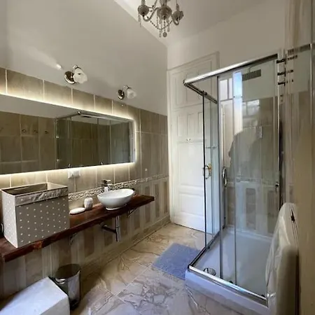 Heart Of Rome-napoleone Apartment-10 To Colosseo Apartment